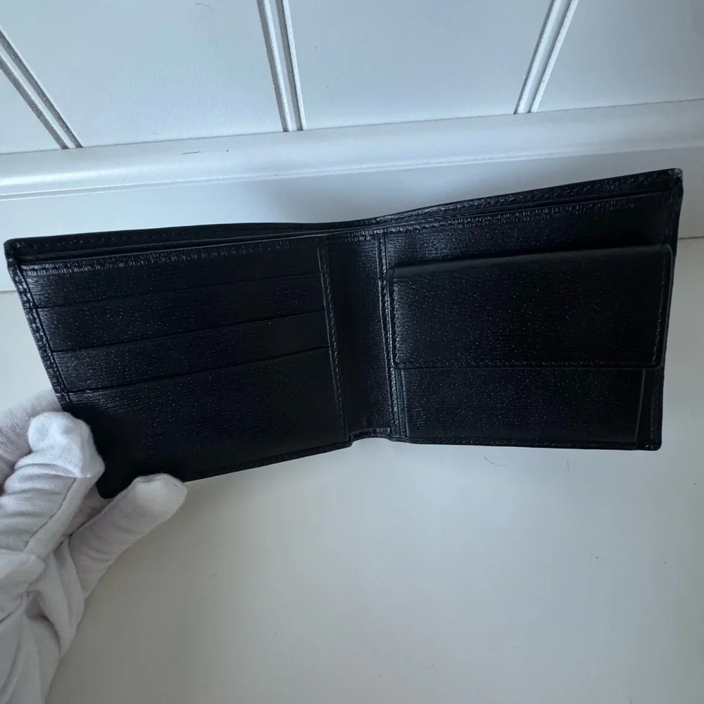 Gucci Black Leather Men’s BiFold Wallet